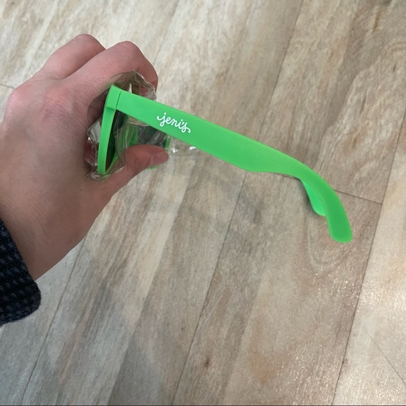 Jeni's Splendid Ice Creams Lime green wayfarer sunglasses - Picture 2 of 4